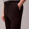 Pantalones chino ajustados de satén de algodón Pantalones chino ajustados de satén de algodón