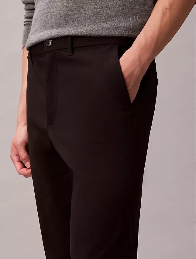 Pantalones chino ajustados de satén de algodón Pantalones chino ajustados de satén de algodón