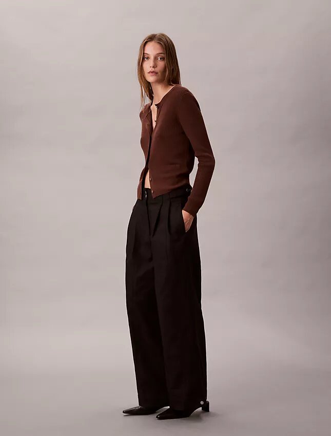 Pantalones chino de pierna ancha ajustables Pantalones chino de pierna ancha ajustables