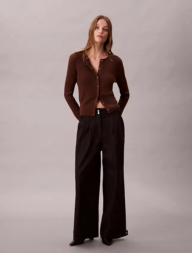 Pantalones chino de pierna ancha ajustables Pantalones chino de pierna ancha ajustables
