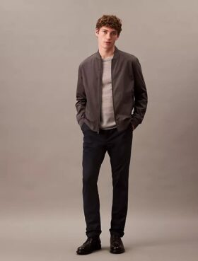 Pantalones chino elásticos modernos Pantalones chino elásticos modernos