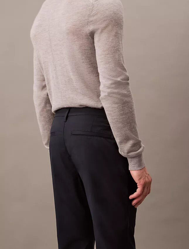 Pantalones chino elásticos modernos Pantalones chino elásticos modernos