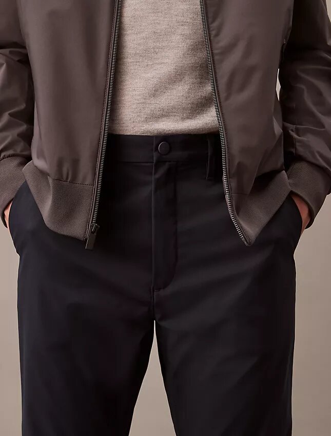 Pantalones chino elásticos modernos Pantalones chino elásticos modernos