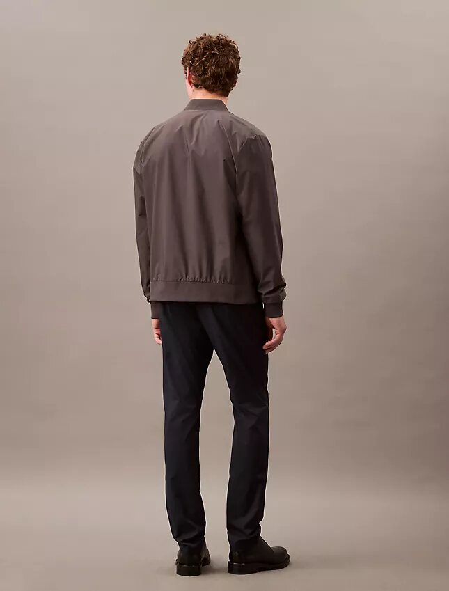 Pantalones chino elásticos modernos Pantalones chino elásticos modernos