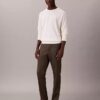 Pantalones chinos ajustados y cónicos de satén de algodón Pantalones chinos ajustados y cónicos de satén de algodón