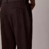Pantalones chinos ajustados y cónicos de satén de algodón Pantalones chinos ajustados y cónicos de satén de algodón