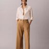 Pantalones chinos cropped de pierna ancha Pantalones chinos cropped de pierna ancha