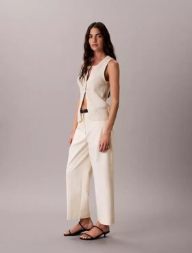 Pantalones chinos cropped de pierna ancha Pantalones chinos cropped de pierna ancha