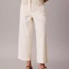 Pantalones chinos cropped de pierna ancha Pantalones chinos cropped de pierna ancha