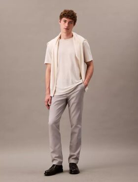 Pantalones chinos elásticos modernos