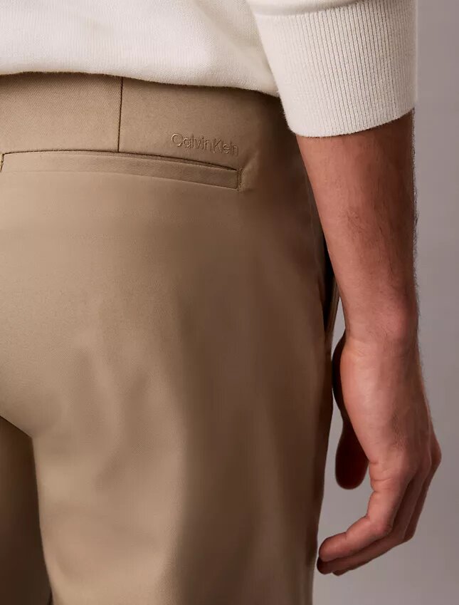 Pantalones chinos elásticos modernos Pantalones chinos elásticos modernos