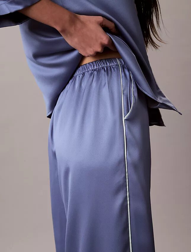 Pantalones con brillo satinado Pantalones con brillo satinado
