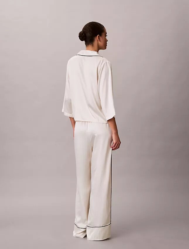 Pantalones con brillo satinado Pantalones con brillo satinado