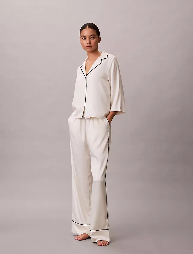 Pantalones con brillo satinado Pantalones con brillo satinado