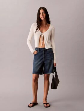 Pantalones cortos de Denim con corte en A y dobladillo enrollado