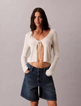 Pantalones cortos de Denim con corte en A y dobladillo enrollado