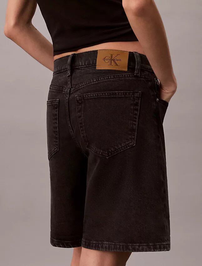 Pantalones cortos de Denim con corte en A y dobladillo enrollado Pantalones cortos de Denim con corte en A y dobladillo enrollado