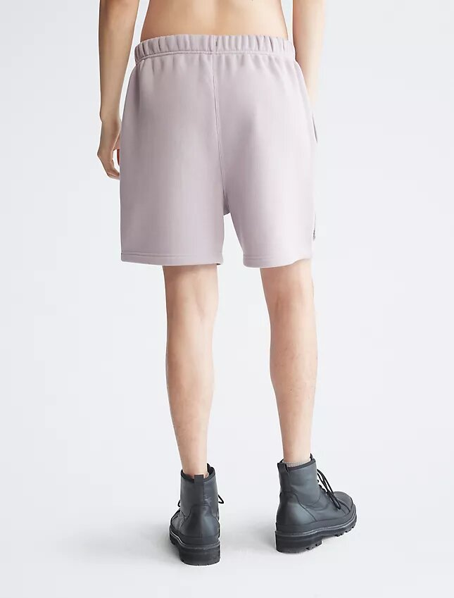Pantalones cortos de felpa con estampado gráfico Ruins de Standards Pantalones cortos de felpa con estampado gráfico Ruins de Standards