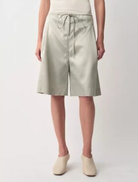 Pantalones cortos de satén Mica Pantalones cortos de satén Mica