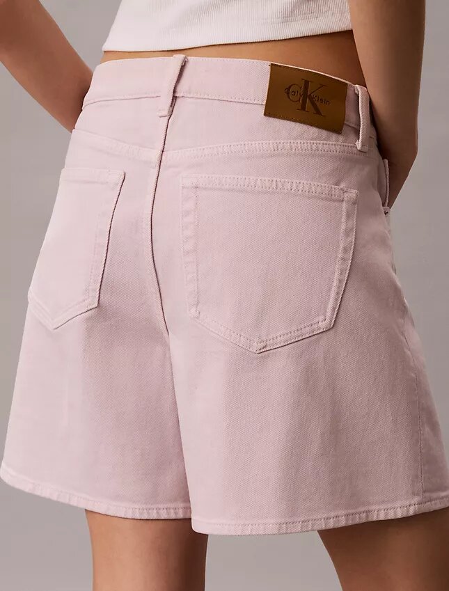 Pantalones cortos de talle alto y corte en A teñidos en prenda Pantalones cortos de talle alto y corte en A teñidos en prenda