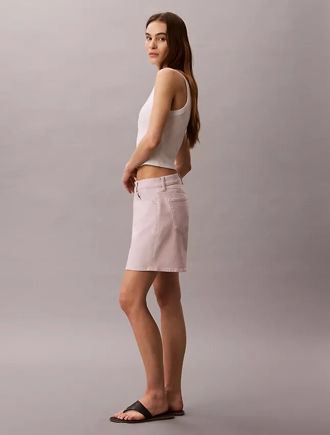 Pantalones cortos de talle alto y corte en A teñidos en prenda Pantalones cortos de talle alto y corte en A teñidos en prenda