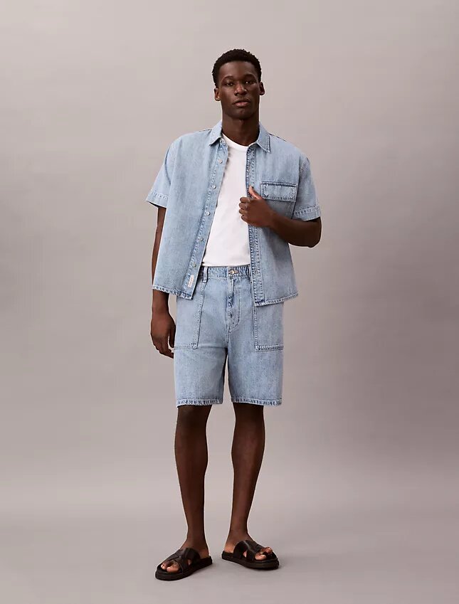 Pantalones cortos utilitarios de Denim Pantalones cortos utilitarios de Denim