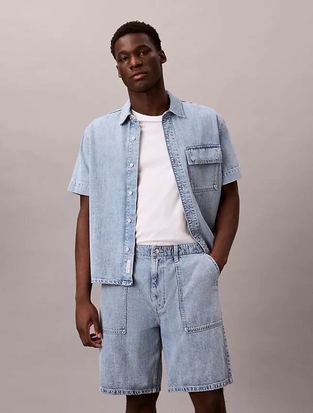 Pantalones cortos utilitarios de Denim Pantalones cortos utilitarios de Denim