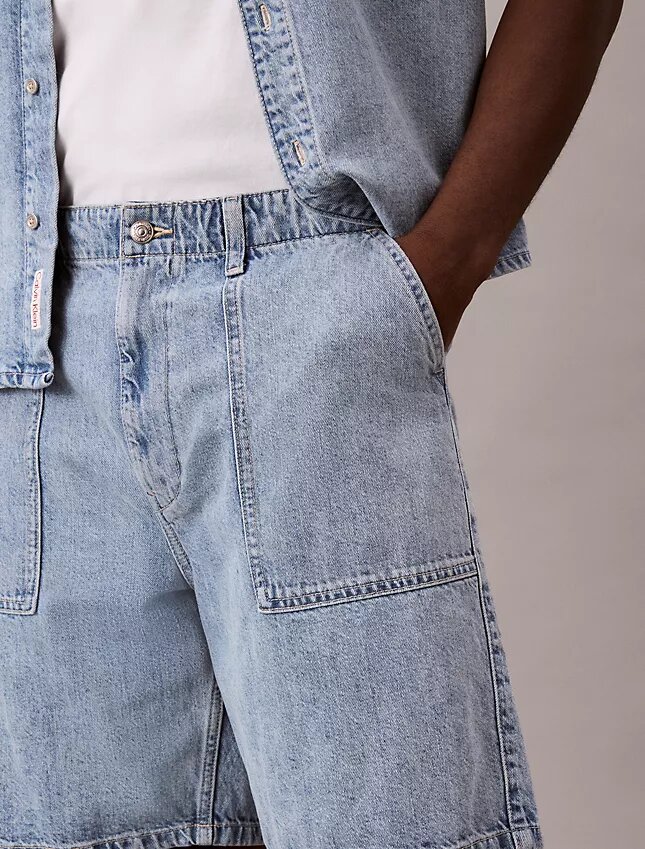 Pantalones cortos utilitarios de Denim Pantalones cortos utilitarios de Denim