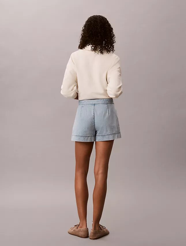 Pantalones cortos utilitarios de Denim Pantalones cortos utilitarios de Denim
