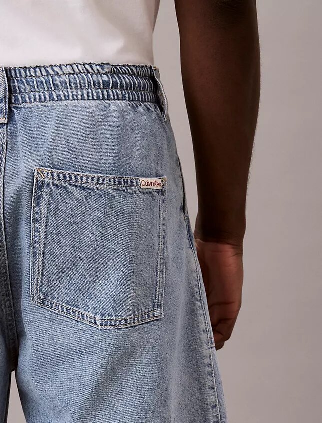 Pantalones cortos utilitarios de Denim Pantalones cortos utilitarios de Denim