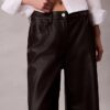 Pantalones de 5 bolsillos de imitación de cuero Pantalones de 5 bolsillos de imitación de cuero