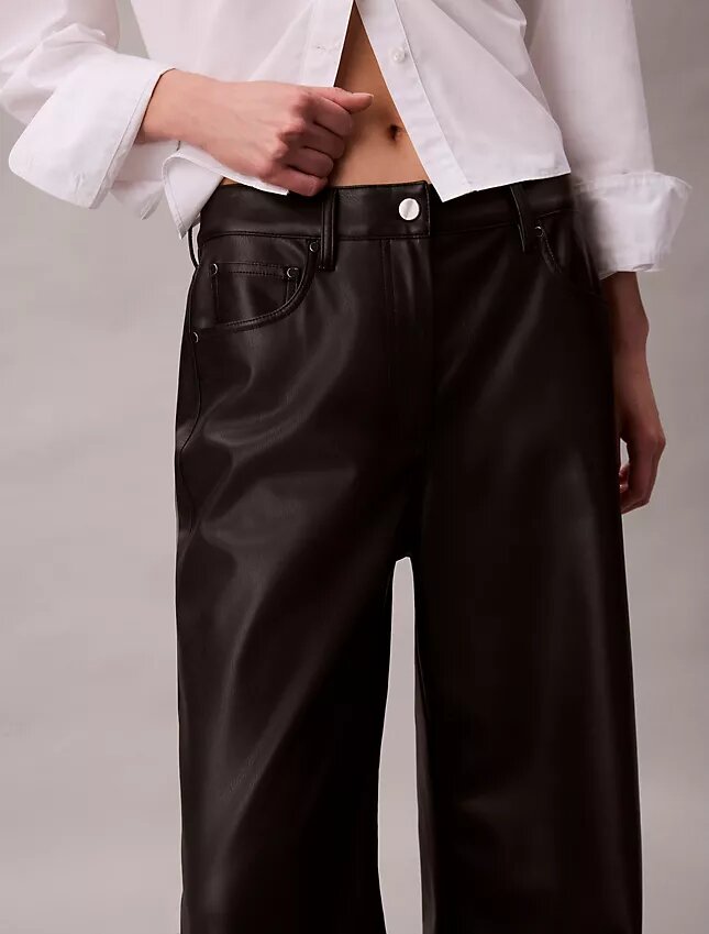 Pantalones de 5 bolsillos de imitación de cuero Pantalones de 5 bolsillos de imitación de cuero