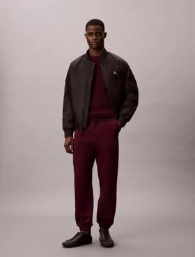 Pantalones de chándal con parche de monograma de felpa