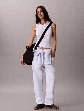 Pantalones de corte recto con cinta con el logotipo