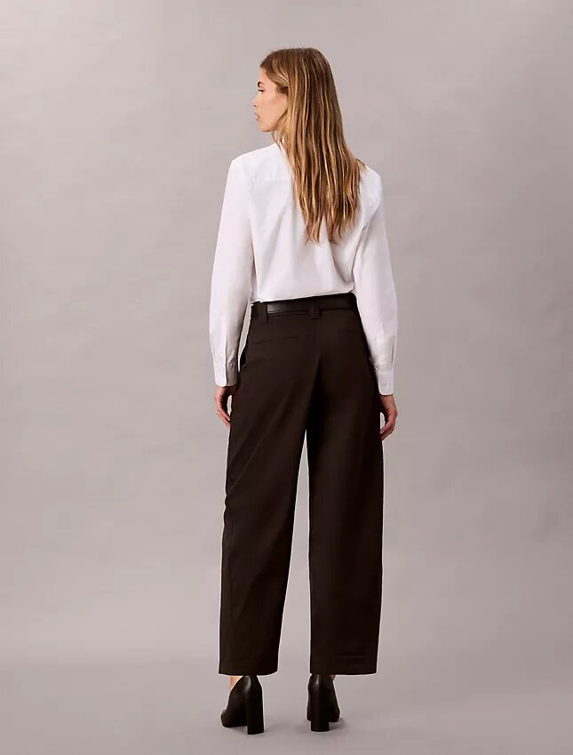 Pantalones de corte recto de sarga elástica de algodón Pantalones de corte recto de sarga elástica de algodón