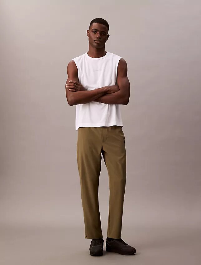 Pantalones deportivos modernos de tejido Pantalones deportivos modernos de tejido
