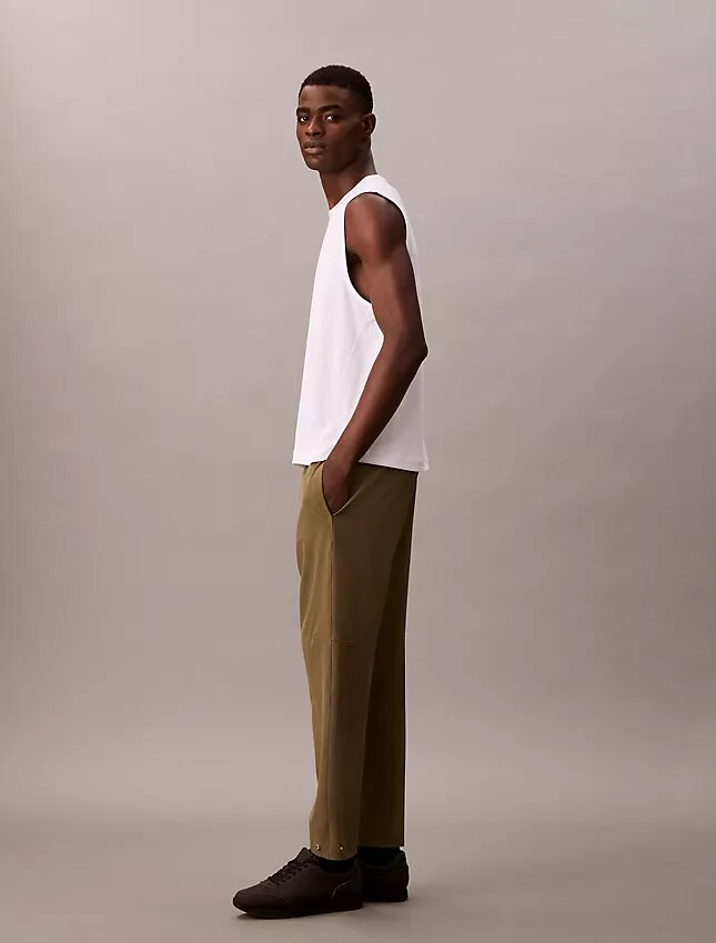 Pantalones deportivos modernos de tejido Pantalones deportivos modernos de tejido