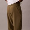 Pantalones deportivos modernos de tejido Pantalones deportivos modernos de tejido