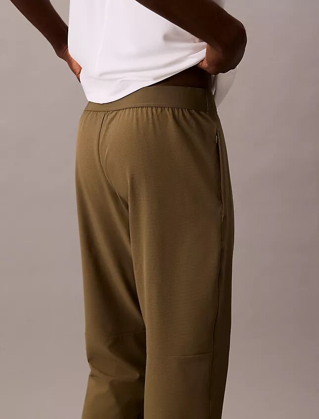 Pantalones deportivos modernos de tejido Pantalones deportivos modernos de tejido