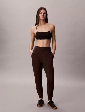 Pantalones deportivos suaves
