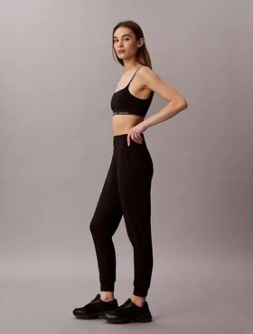 Pantalones deportivos suaves