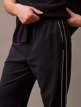 Pantalones holgados y ajustados Pantalones holgados y ajustados
