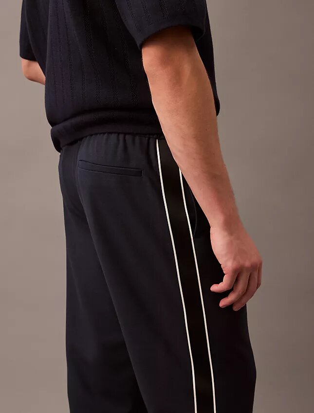 Pantalones holgados y ajustados Pantalones holgados y ajustados