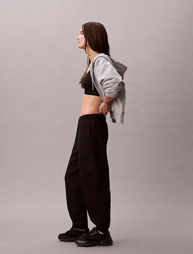 Pantalones joggers cargo de felpa con Monogram Pantalones joggers cargo de felpa con Monogram