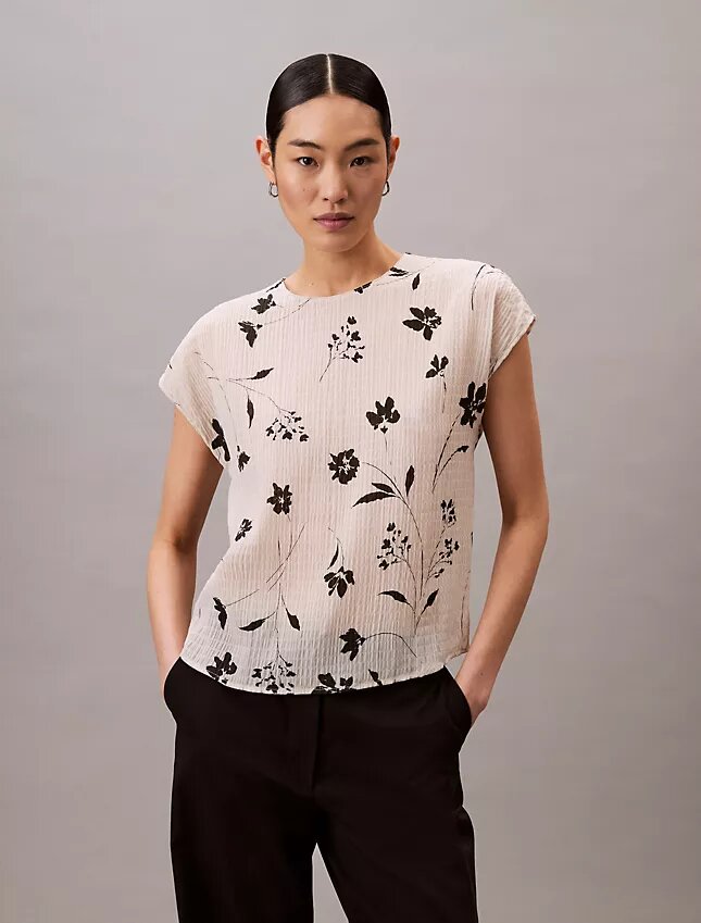 Partes de arriba fruncidas con estampado floral Partes de arriba fruncidas con estampado floral