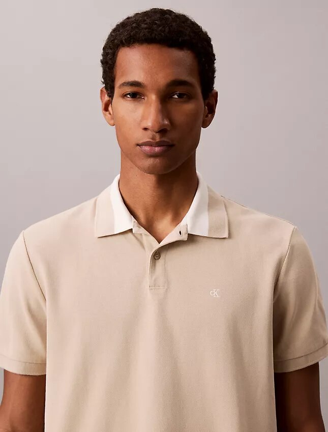 Polo con cuello de piqué en bloques de color Polo con cuello de piqué en bloques de color
