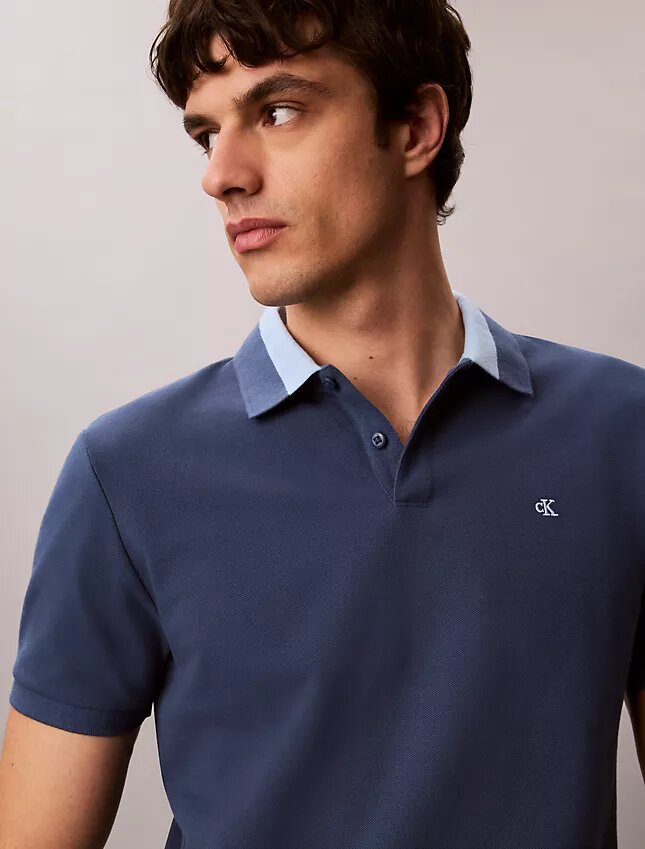 Polo con cuello de piqué en bloques de color Polo con cuello de piqué en bloques de color