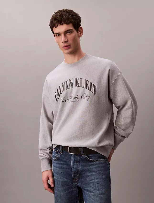 Sudadera clásica Heritage de felpa con corte holgado Sudadera clásica Heritage de felpa con corte holgado