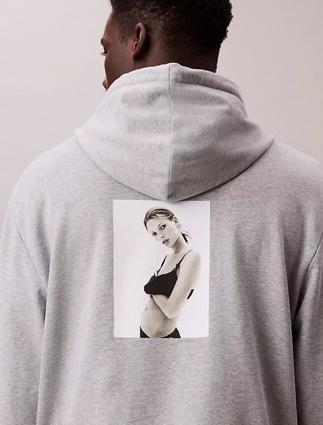 Sudadera con capucha y estampado de Kate Moss Sudadera con capucha y estampado de Kate Moss