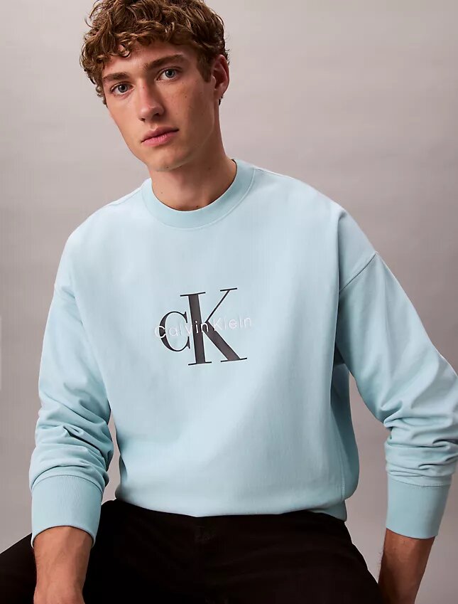 Sudadera holgada de felpa premium con logotipo Monogram Sudadera holgada de felpa premium con logotipo Monogram